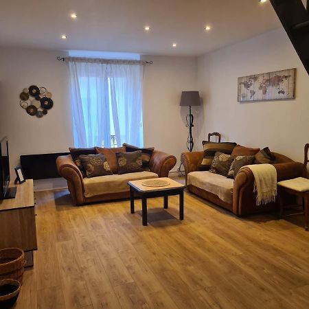 Magnifique appartement avec terrasse Besseges Extérieur photo